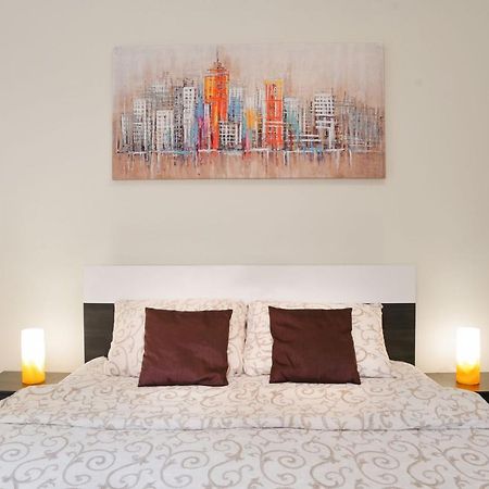 Centar Lux 3 Apartment ซเรนยานิน ภายนอก รูปภาพ