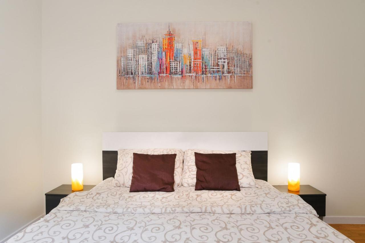 Centar Lux 3 Apartment ซเรนยานิน ภายนอก รูปภาพ