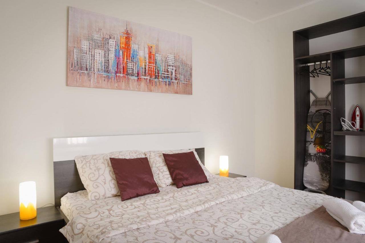 Centar Lux 3 Apartment ซเรนยานิน ภายนอก รูปภาพ