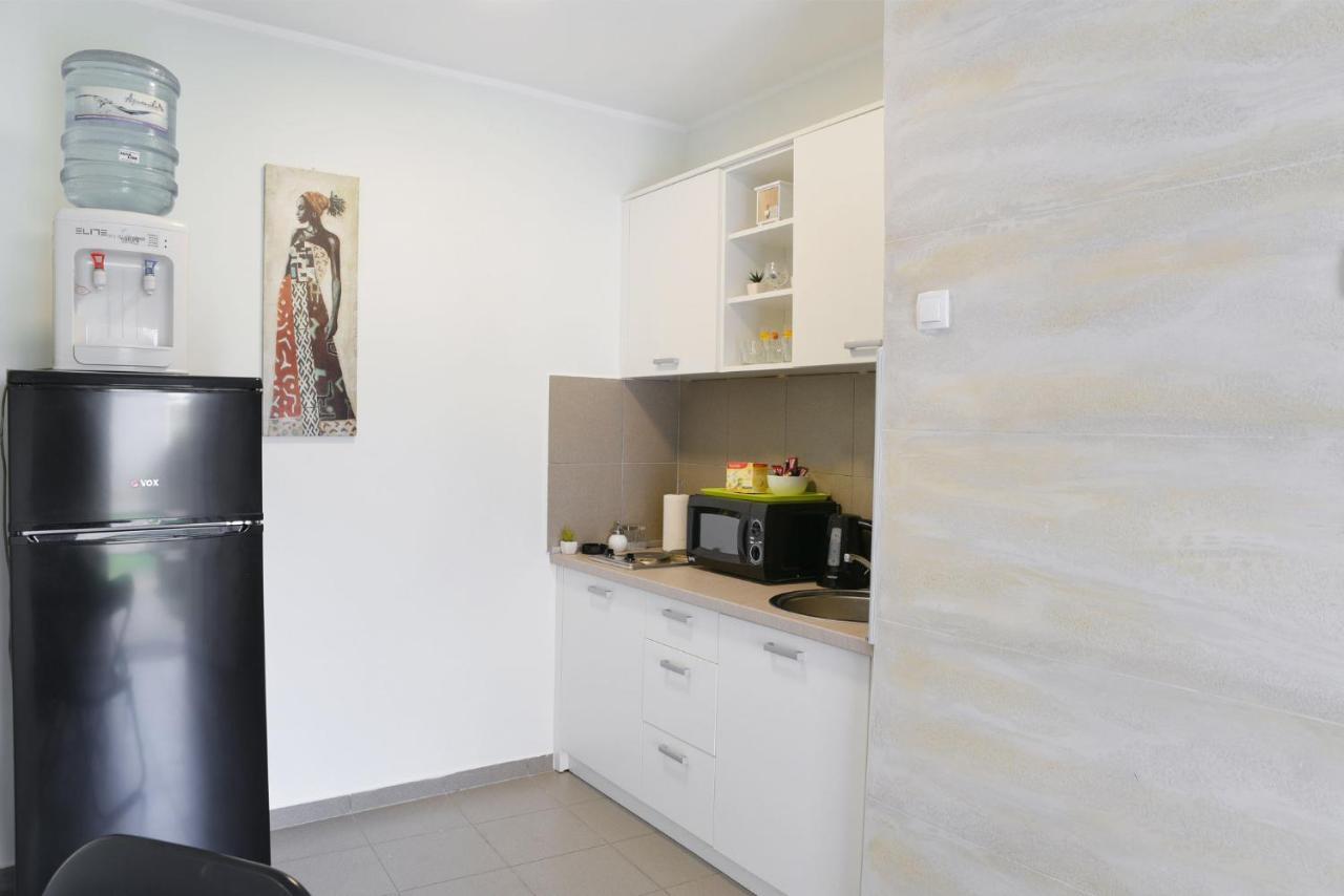 Centar Lux 3 Apartment ซเรนยานิน ภายนอก รูปภาพ