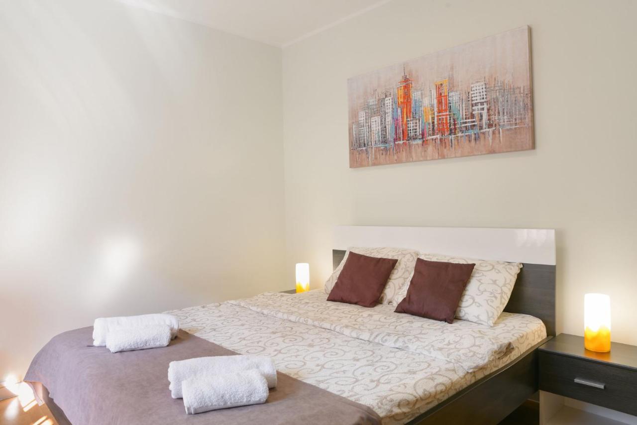 Centar Lux 3 Apartment ซเรนยานิน ภายนอก รูปภาพ
