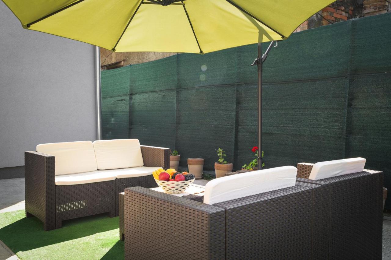 Centar Lux 3 Apartment ซเรนยานิน ภายนอก รูปภาพ